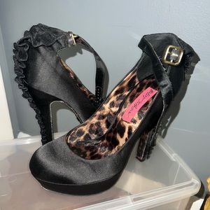 SATIN HEELS